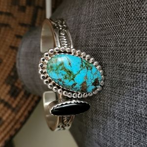 Fantastic Native American Navajo #8 Turquoise and Onyx Bracelet